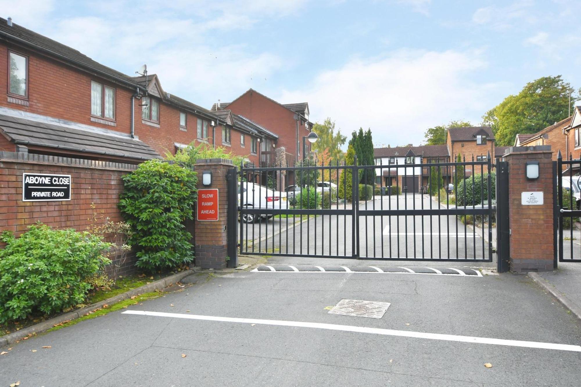 Townhouse @ Aboyne Close Birmingham Exterior foto